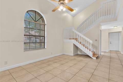 Villa ou maison à louer à Plantation, Floride: 4 chambres, 191.38 m2 № 2076240 - photo 11