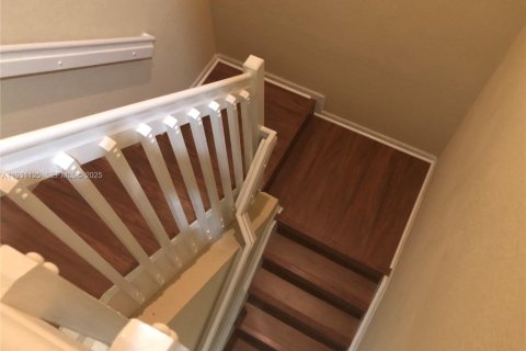 Снять в аренду кондоминиум в Дорал, Флорида 3 спальни, 116.69м2, № 1989640 - фото 7