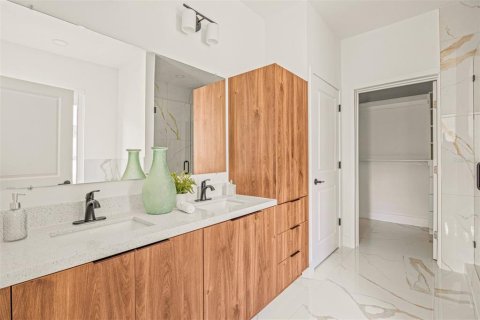 Casa en venta en Mascotte, Florida, 4 dormitorios, 185.62 m2 № 1205132 - foto 10