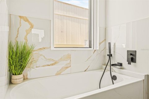 Casa en venta en Mascotte, Florida, 4 dormitorios, 185.62 m2 № 1205132 - foto 12