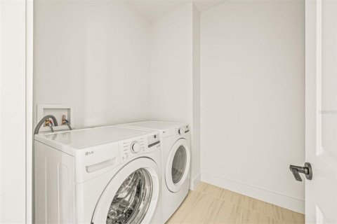 Casa en venta en Mascotte, Florida, 4 dormitorios, 185.62 m2 № 1205132 - foto 19