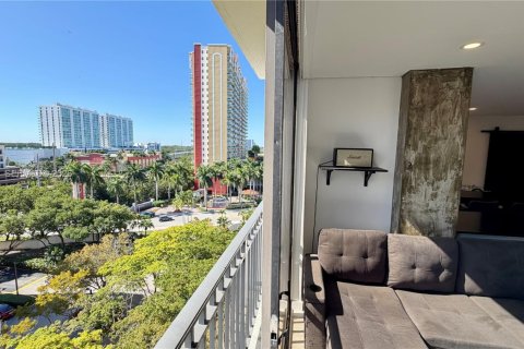 Condo in Sunny Isles Beach, Florida, 1 bedroom  № 2003249 - photo 13