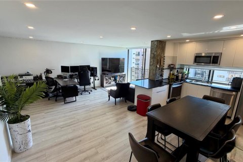 Condo in Sunny Isles Beach, Florida, 1 bedroom  № 2003249 - photo 10