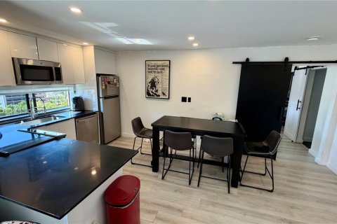 Condo in Sunny Isles Beach, Florida, 1 bedroom  № 2003249 - photo 17