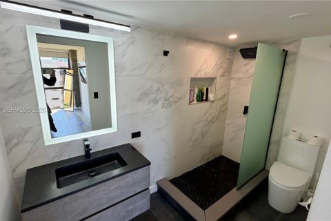 Condo in Sunny Isles Beach, Florida, 1 bedroom  № 2003249 - photo 29