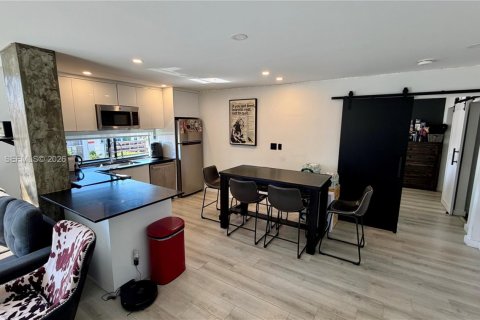 Condo in Sunny Isles Beach, Florida, 1 bedroom  № 2003249 - photo 5