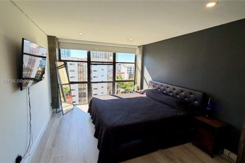 Condo in Sunny Isles Beach, Florida, 1 bedroom  № 2003249 - photo 23