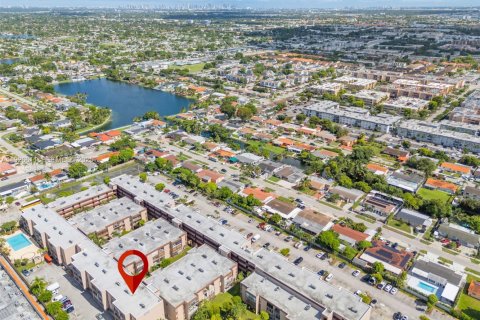 Condominio en venta en Hialeah, Florida, 1 dormitorio, 76.18 m2 № 1986524 - foto 30