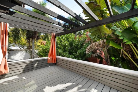 Casa en alquiler en Coral Gables, Florida, 4 dormitorios, 173.63 m2 № 2055438 - foto 27