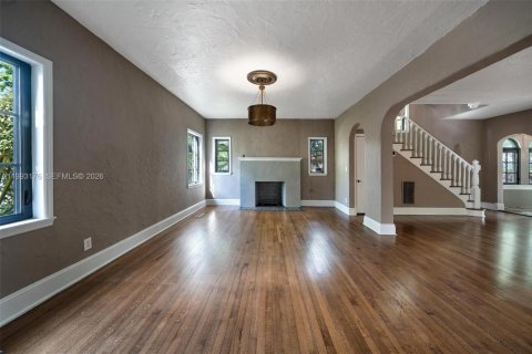 Casa en alquiler en Coral Gables, Florida, 4 dormitorios, 173.63 m2 № 2055438 - foto 7