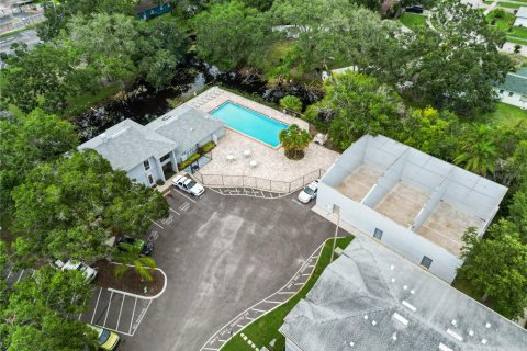 Townhouse in Tampa, Florida 3 bedrooms, 126.72 sq.m. № 1866145 - photo 14