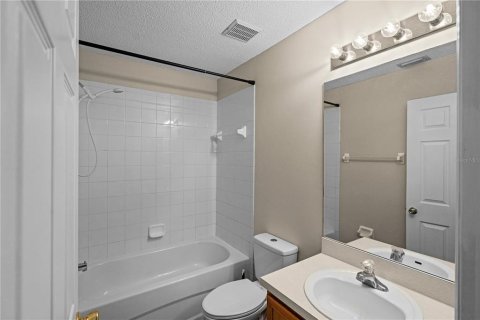 Townhouse in Tampa, Florida 3 bedrooms, 126.72 sq.m. № 1866145 - photo 10