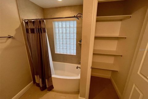 Villa ou maison à vendre à Palm Bay, Floride: 4 chambres, 259.48 m2 № 1884371 - photo 10