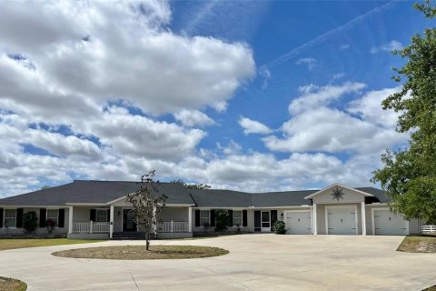 Villa ou maison à vendre à Palm Bay, Floride: 4 chambres, 259.48 m2 № 1884371 - photo 2