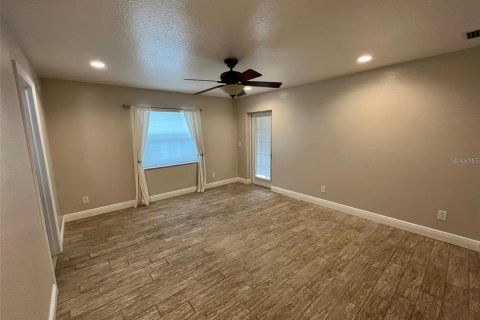 Villa ou maison à vendre à Palm Bay, Floride: 4 chambres, 259.48 m2 № 1884371 - photo 12