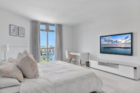 Condominio en venta en North Miami Beach, Florida, 3 dormitorios, 222.04 m2 № 2075441 - foto 15