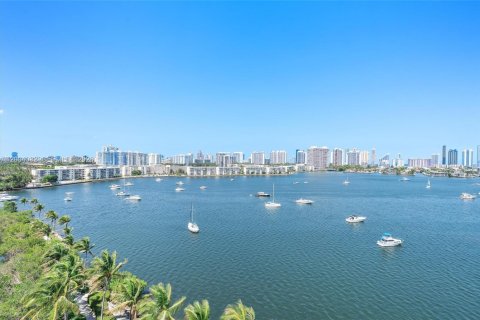 Condominio en venta en North Miami Beach, Florida, 3 dormitorios, 222.04 m2 № 2075441 - foto 5