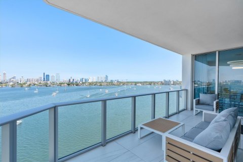 Condominio en venta en North Miami Beach, Florida, 3 dormitorios, 222.04 m2 № 2075441 - foto 4