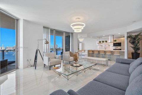 Condominio en venta en North Miami Beach, Florida, 3 dormitorios, 222.04 m2 № 2075441 - foto 7