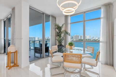 Condominio en venta en North Miami Beach, Florida, 3 dormitorios, 222.04 m2 № 2075441 - foto 14
