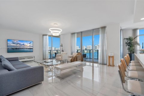 Condominio en venta en North Miami Beach, Florida, 3 dormitorios, 222.04 m2 № 2075441 - foto 8