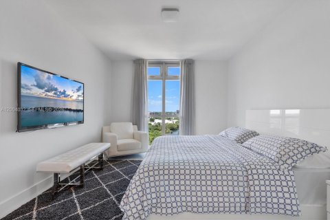 Condominio en venta en North Miami Beach, Florida, 3 dormitorios, 222.04 m2 № 2075441 - foto 19