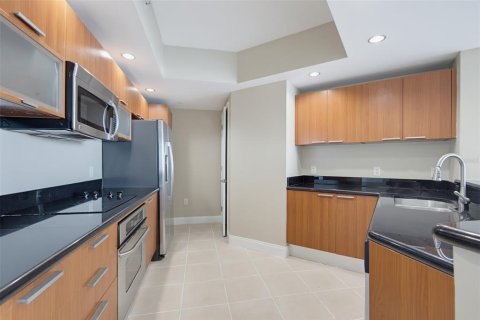 Condo in Holly Hill, Florida, 2 bedrooms № 2348359 - photo 10