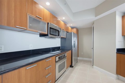 Condo in Holly Hill, Florida, 2 bedrooms № 2348359 - photo 11