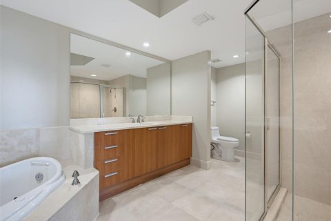 Condo in Holly Hill, Florida, 2 bedrooms № 2348359 - photo 17