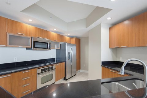 Condo in Holly Hill, Florida, 2 bedrooms № 2348359 - photo 9
