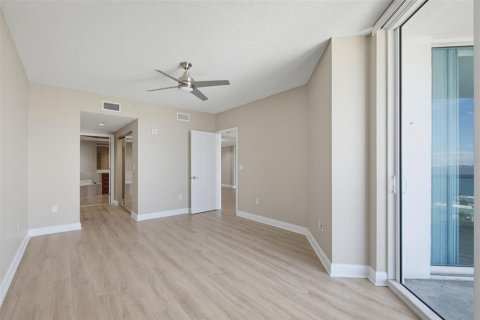 Condo in Holly Hill, Florida, 2 bedrooms № 2348359 - photo 29