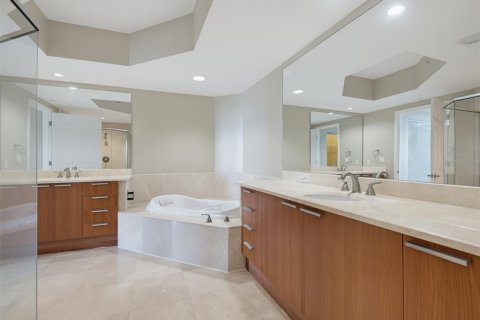 Condo in Holly Hill, Florida, 2 bedrooms № 2348359 - photo 19