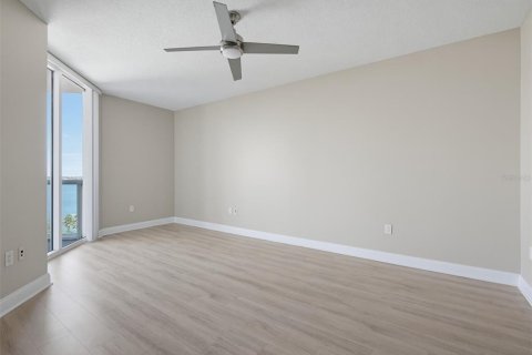 Condo in Holly Hill, Florida, 2 bedrooms № 2348359 - photo 25