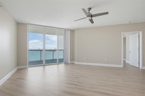 Condo in Holly Hill, Florida, 2 bedrooms № 2348359 - photo 2
