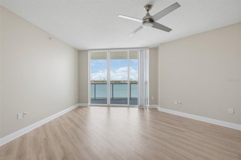 Condo in Holly Hill, Florida, 2 bedrooms № 2348359 - photo 3