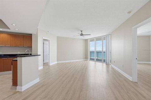 Condo in Holly Hill, Florida, 2 bedrooms № 2348359 - photo 5