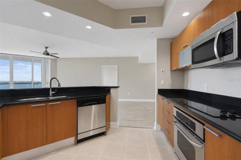 Condo in Holly Hill, Florida, 2 bedrooms № 2348359 - photo 7