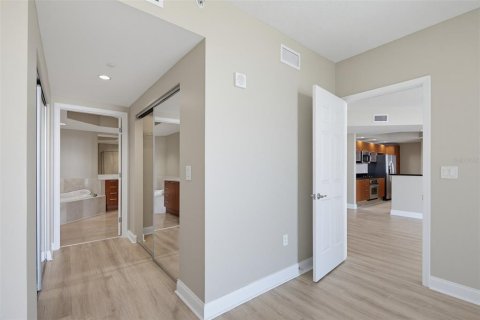 Condo in Holly Hill, Florida, 2 bedrooms № 2348359 - photo 14