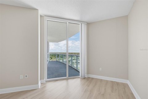 Condo in Holly Hill, Florida, 2 bedrooms № 2348359 - photo 27