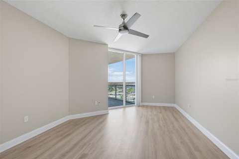 Condo in Holly Hill, Florida, 2 bedrooms № 2348359 - photo 26