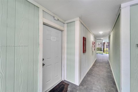 Купить кондоминиум в Майами, Флорида 2 спальни, 77.57м2, № 1776143 - фото 4