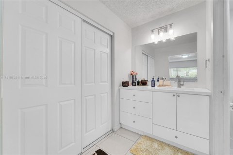 Купить кондоминиум в Майами, Флорида 2 спальни, 77.57м2, № 1776143 - фото 9