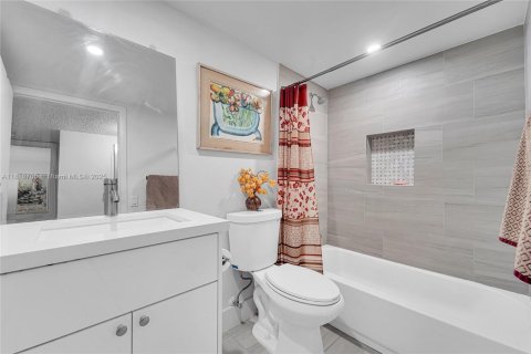 Купить кондоминиум в Майами, Флорида 2 спальни, 77.57м2, № 1776143 - фото 12
