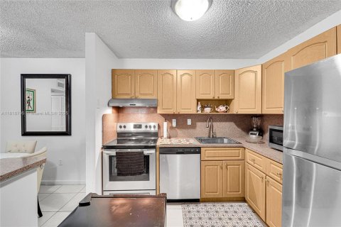 Купить кондоминиум в Майами, Флорида 2 спальни, 77.57м2, № 1776143 - фото 18