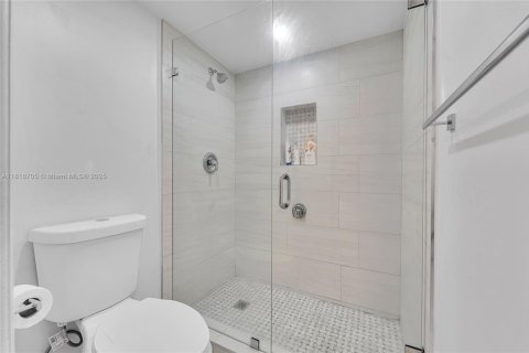 Купить кондоминиум в Майами, Флорида 2 спальни, 77.57м2, № 1776143 - фото 10