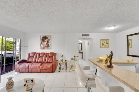Купить кондоминиум в Майами, Флорида 2 спальни, 77.57м2, № 1776143 - фото 19