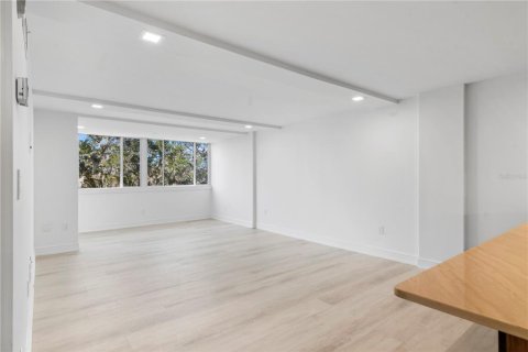 Condo in Winter Park, Florida, 2 bedrooms  № 1733764 - photo 8