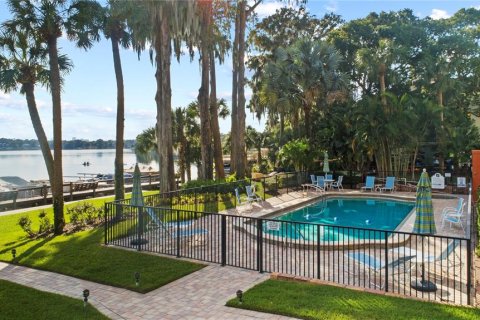 Condo in Winter Park, Florida, 2 bedrooms  № 1733764 - photo 25