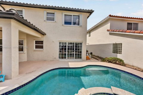 House in Miami, Florida 4 bedrooms, 218.6 sq.m. № 2264757 - photo 27