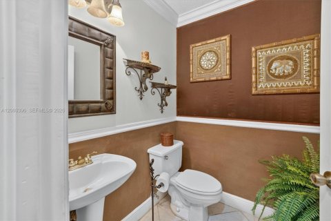 House in Miami, Florida 4 bedrooms, 218.6 sq.m. № 2264757 - photo 17